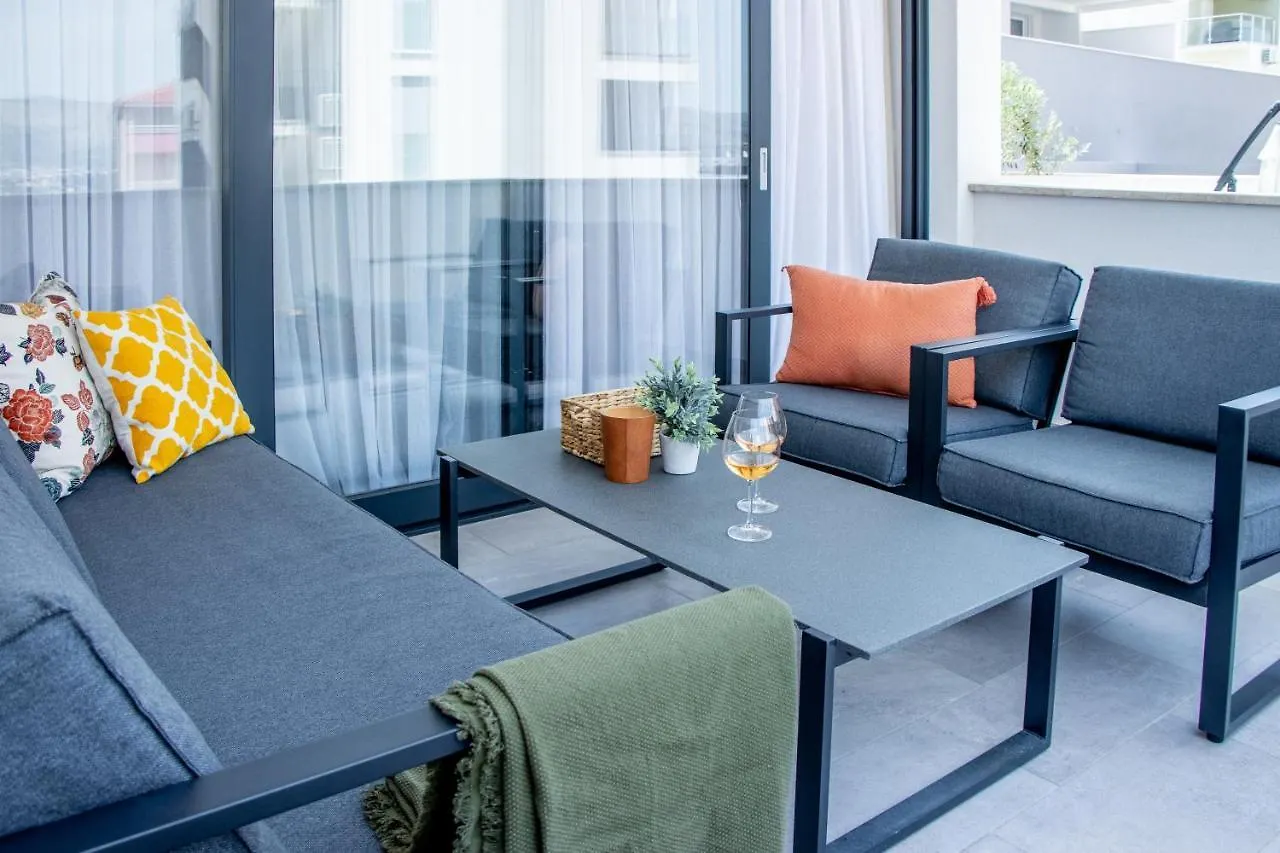 Apartment Molo With A Terrace, Garden And A Heated Pool Trogir Croatia
