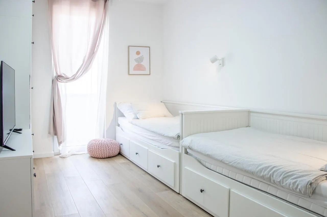 Apartment Molo With A Terrace, Garden And A Heated Pool Trogir